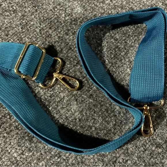 Kedzie Aura Collection RoundTrip Convertible Tie-Dye Sling Backpack - Picture 3 of 3